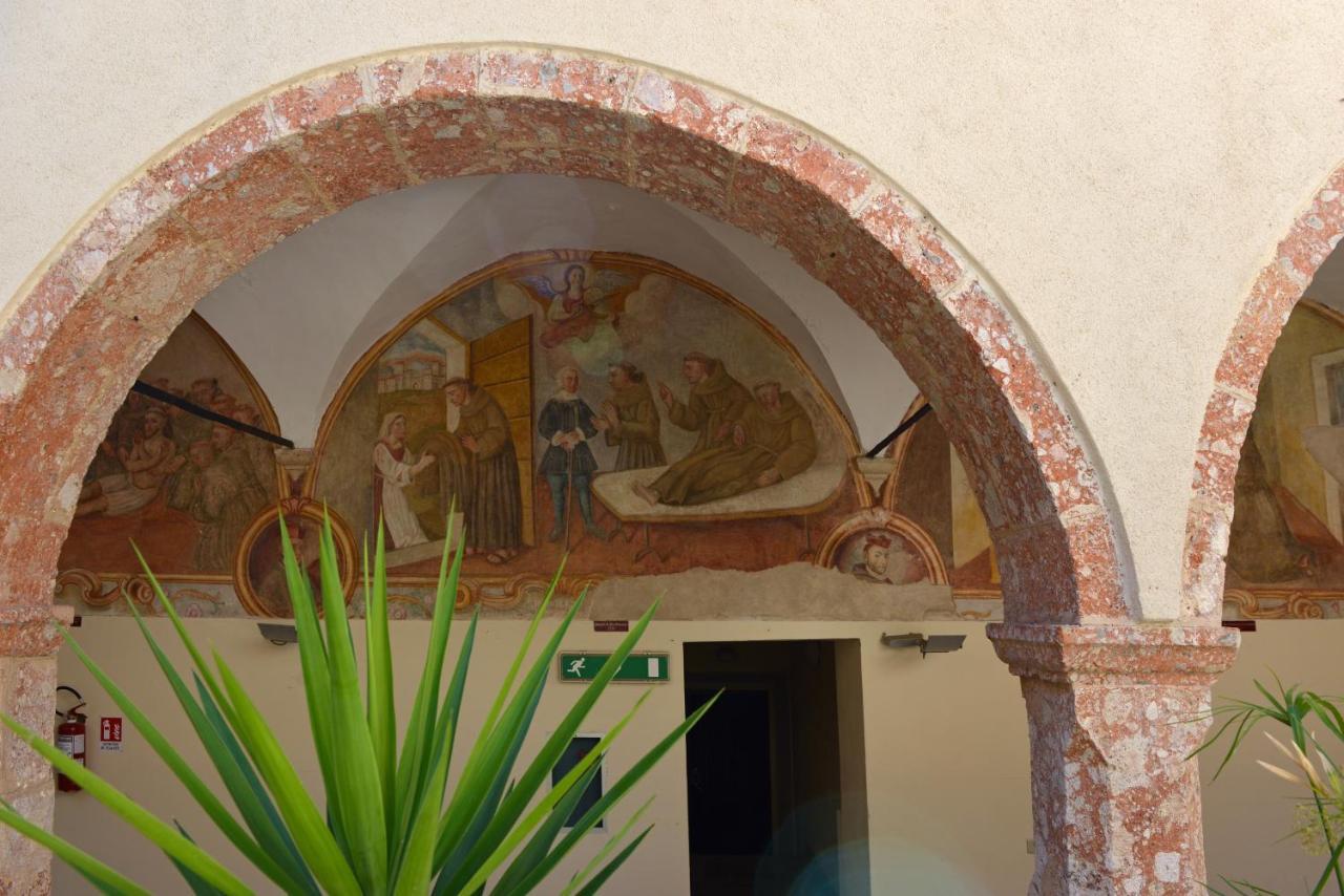 Отель Convento Di Stignano Rignano Garganico Экстерьер фото